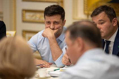 Зеленский остался недоволен президентским креслом