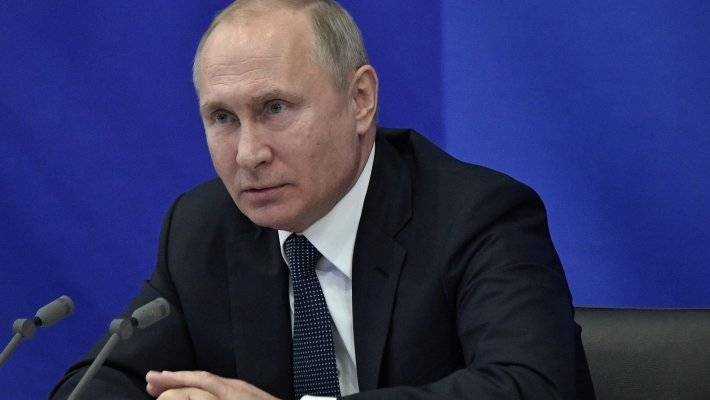Путин считает, что государство обязано содействовать профсоюзам