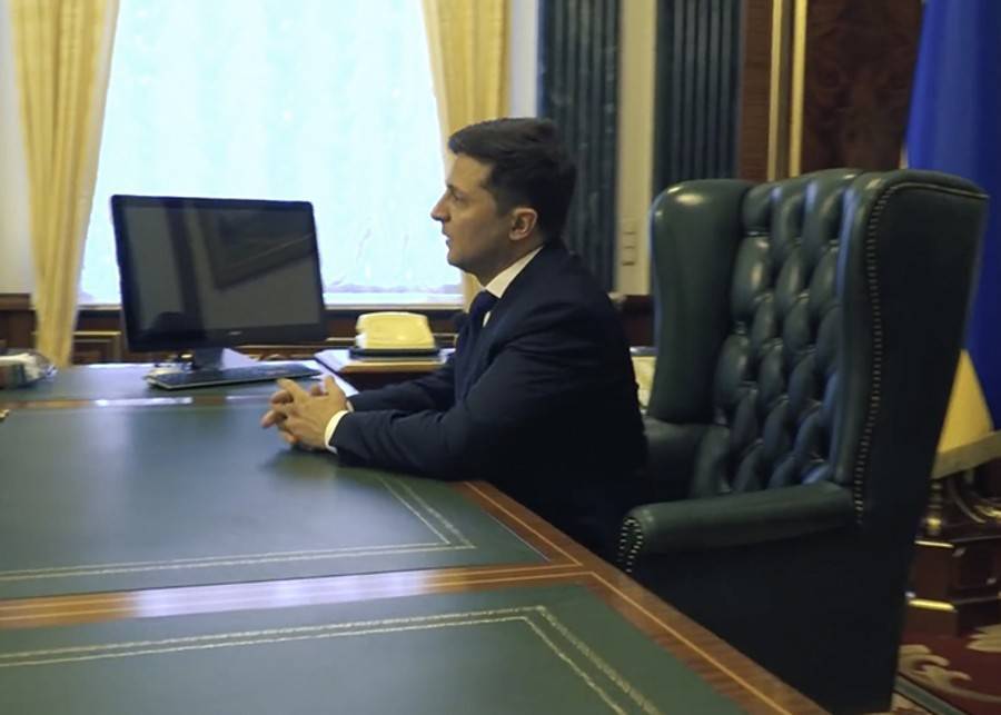 Президентское кресло показалось неудобным Зеленскому