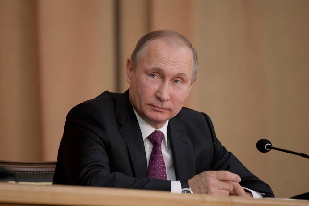 Путин призвал Минтруд разобраться с долгами по зарплатам