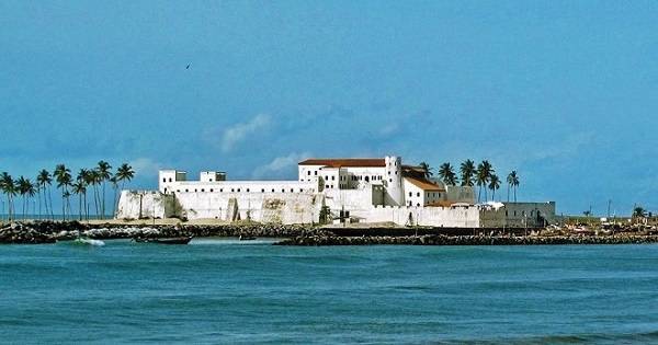 Что замок в Аккре может рассказать об истории Ганы