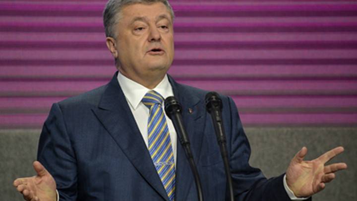 В ответ на обвинения Порошенко заявил, что он "спас две трети Донбасса"