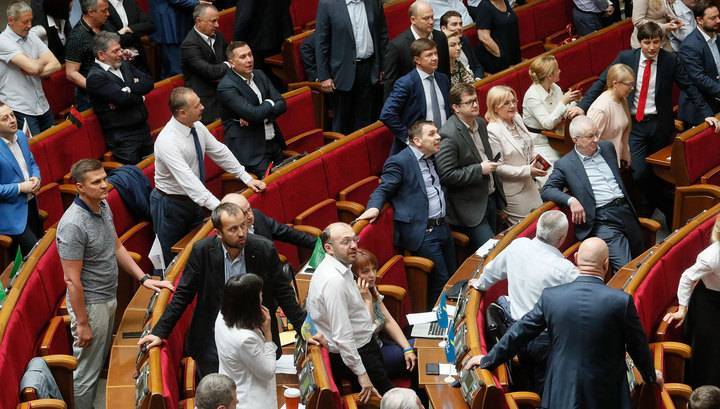 Рада отказалась рассматривать законопроект Зеленского о выборах