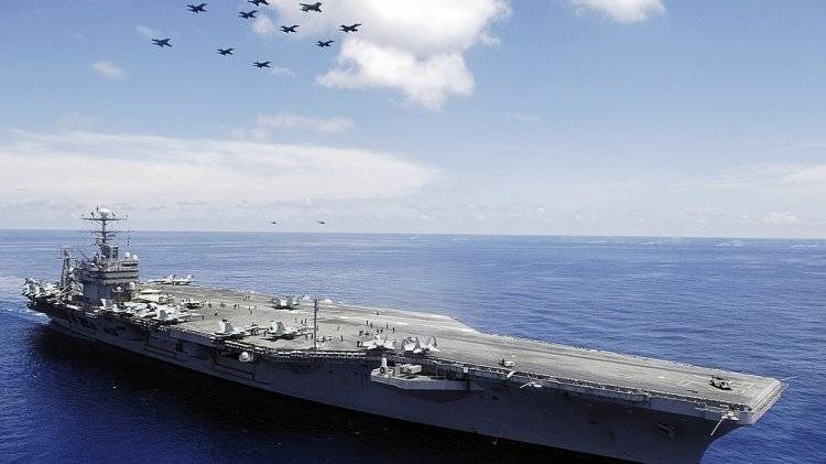 Иран контролирует действия американских кораблей в регионе, заявили в КСИР