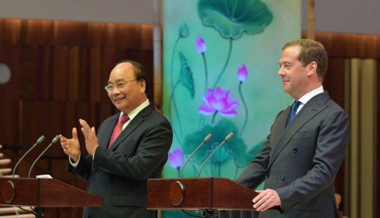 Медведев и Нгуен Суан Фук открыли перекрестный год России и Вьетнама