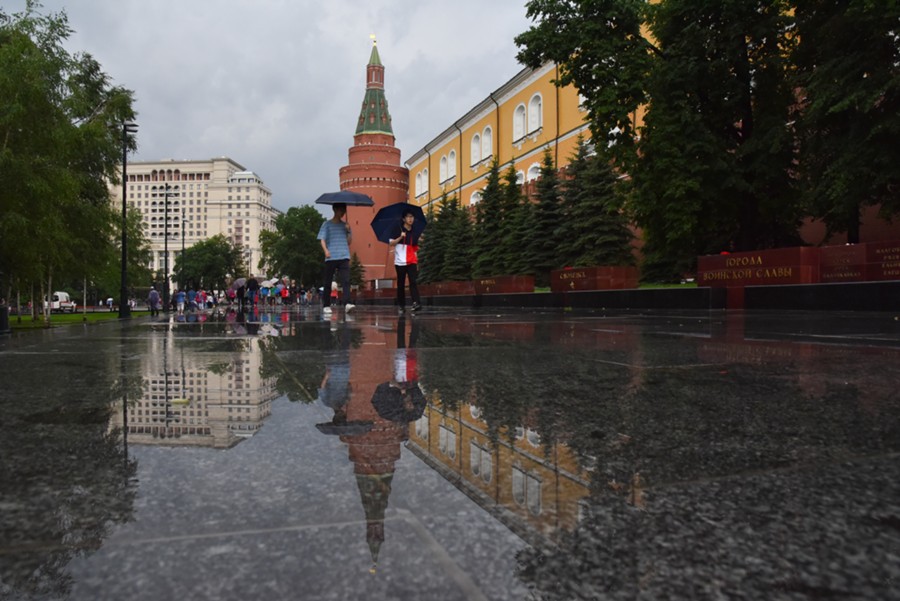 Холодный фронт с волнами в четверг накроет Москву
