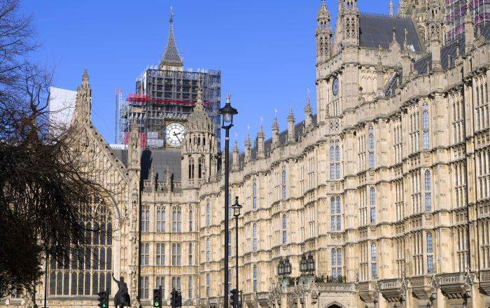 Лидер Палаты общин британского парламента Лидсом подала в отставку из-за разногласий с Мэй
