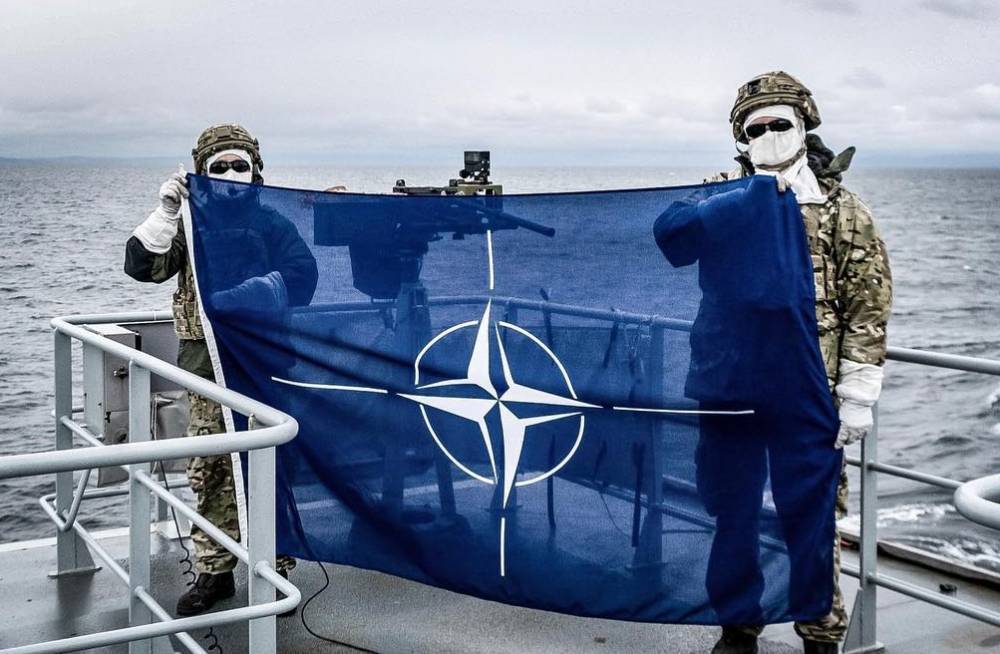 НАТО потребовало от России покинуть Крым