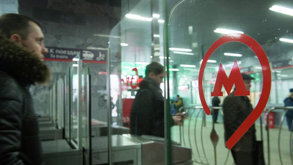 В московском метро устанавливают ударопрочное стекло