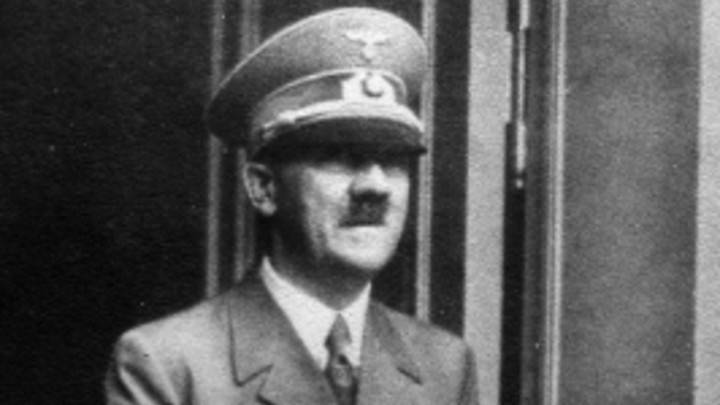 Гитлера спасли омоложение и двойник? Беглец-фюрер перенес пластическую операцию - Daily Star