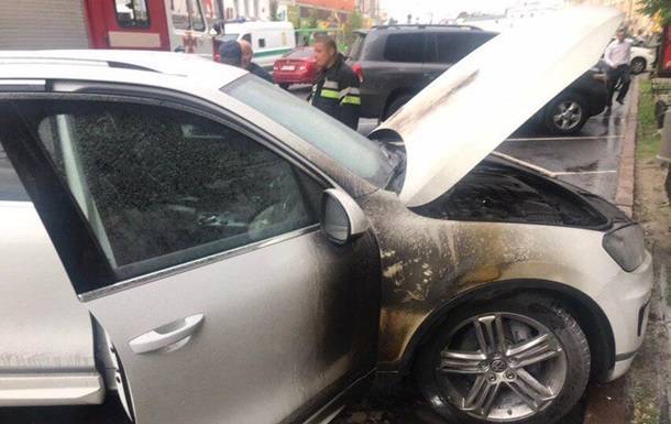 В Харькове подожгли авто местного чиновника