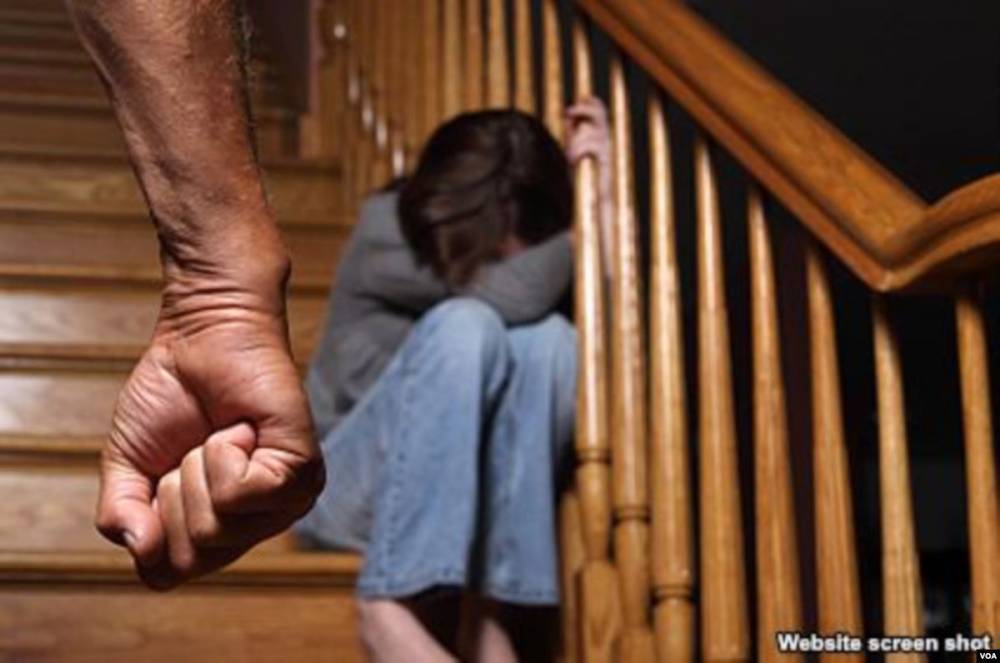 Каждый десятый мужчина в России считает допустимым домашнее насилие