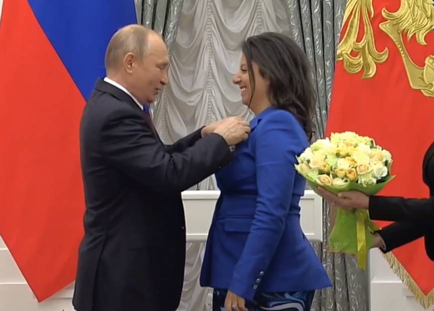 Путин вручил государственную награду Маргарите Симоньян