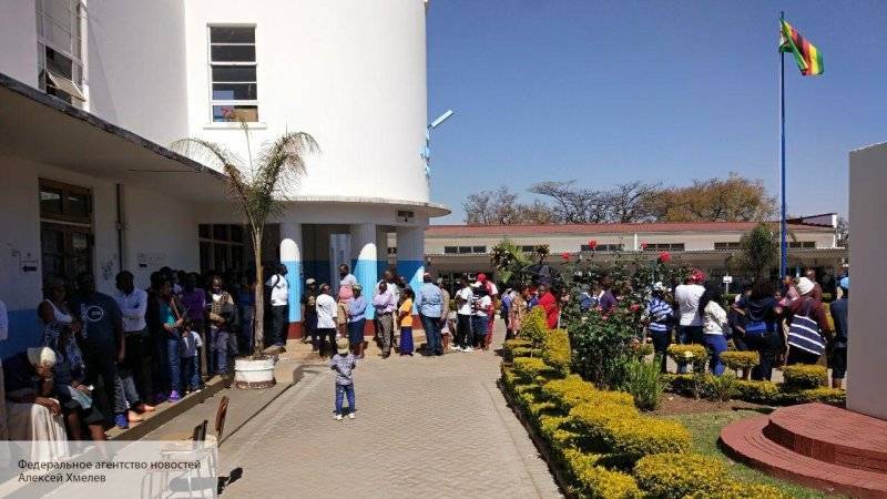 Пятерых сотрудников НПО обвиняют в заговоре с целью свержения правительства Зимбабве