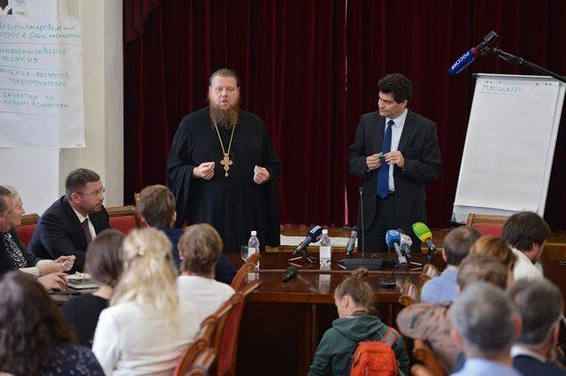 Мэр Екатеринбурга: на референдум нужно вынести до семи мест для храма