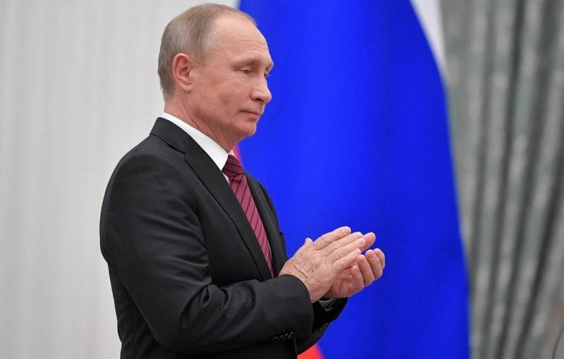 Путин: Матвиенко на посту спикера СФ многое делает для парламентаризма и федерализма