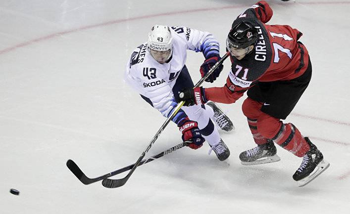 Четвертьфиналы чемпионата мира по хоккею: Россия — США, Финляндия — Швеция (FloSports, США)