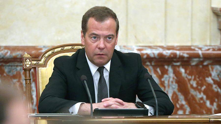 Медведев оценил уровень инфляции в России