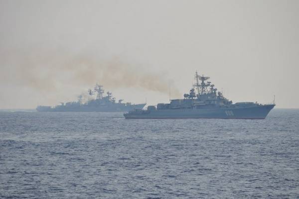 Учебный бой провели на Черном море корабельные группировки ВМФ России