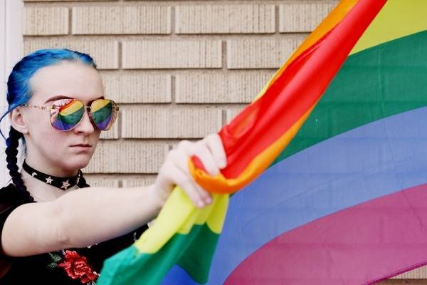 «Левада центр»: Почти половина россиян за равные права для ЛГБТ