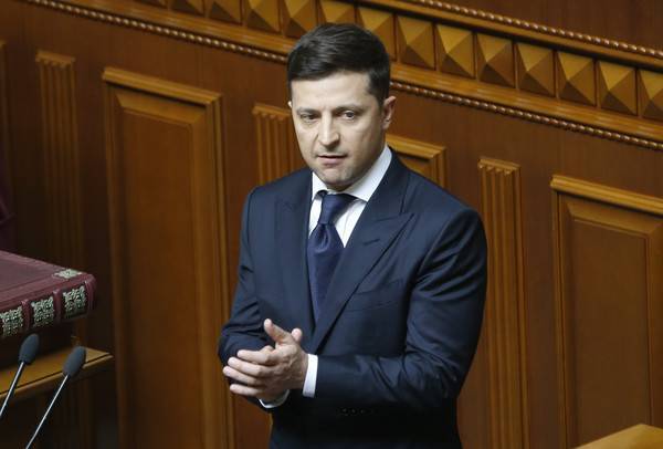 Зеленский потерял возможность создать большинство в Раде самостоятельно: президента «кинули» все, кроме Тимошенко