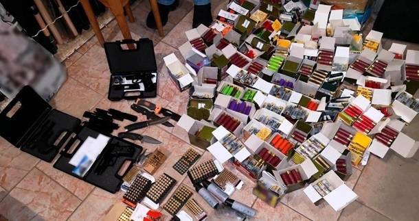 На Украине в магазине спорттоваров наладили торговлю оружием и взрывчаткой
