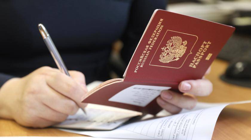 Захарова: 12 стран отменили визы с Россией