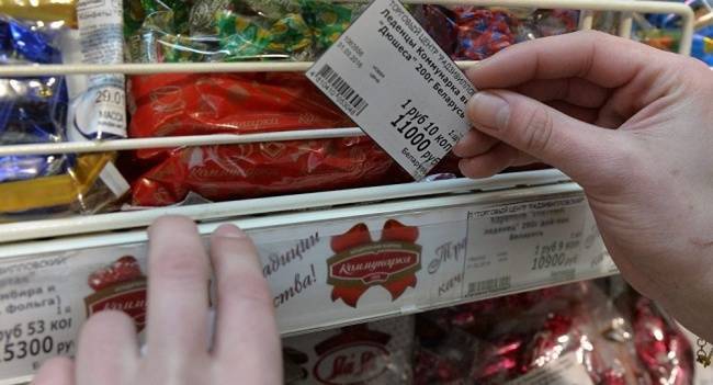 Магазины могут экономить 2 млрд рублей в месяц на бумажных ценниках