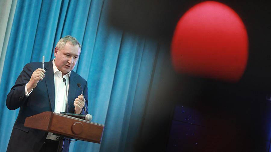 Рогозин назвал сроки высадки на Луну первого россиянина