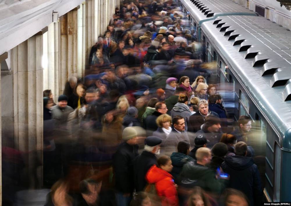 В тоннеле московского метро вновь застряли поезда с пассажирами