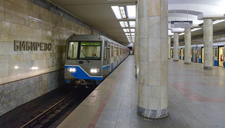 Движение поездов на серой ветке метро восстановлено
