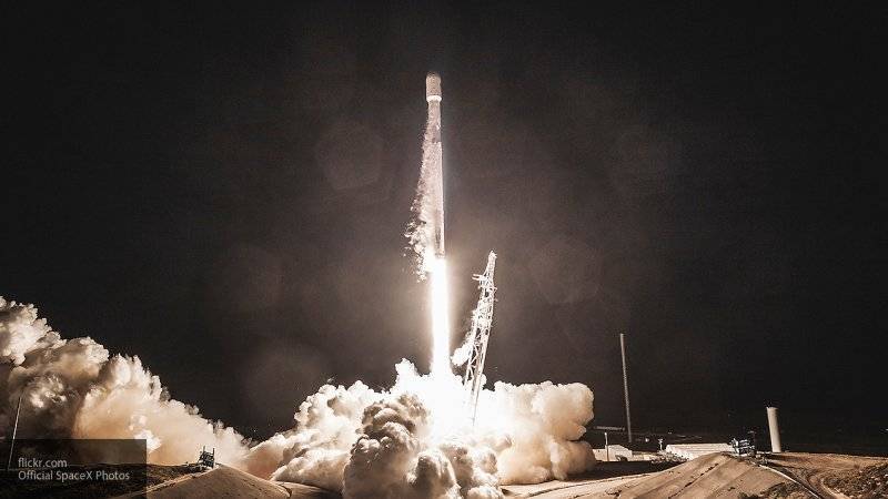 SpaceX запустила ракету Falcon 9 с 60 спутниками с третьего раза