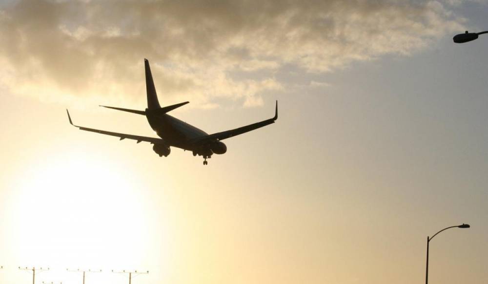 Город предоставит авиакомпаниям субсидии на выполнение региональных перевозок