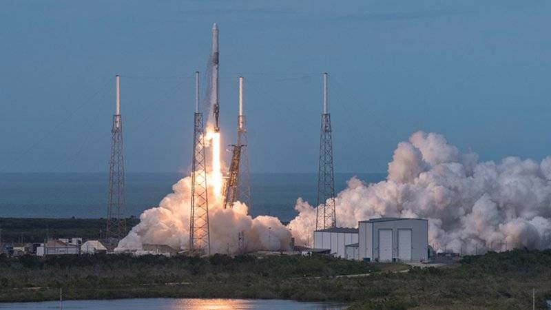 Falcon 9 вывел на орбиту первые 60 спутников для глобального интернета