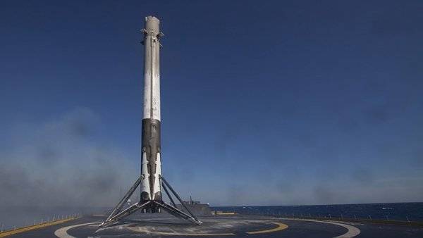 Американская компания SpaceX успешно вывела на орбиту 60 спутников