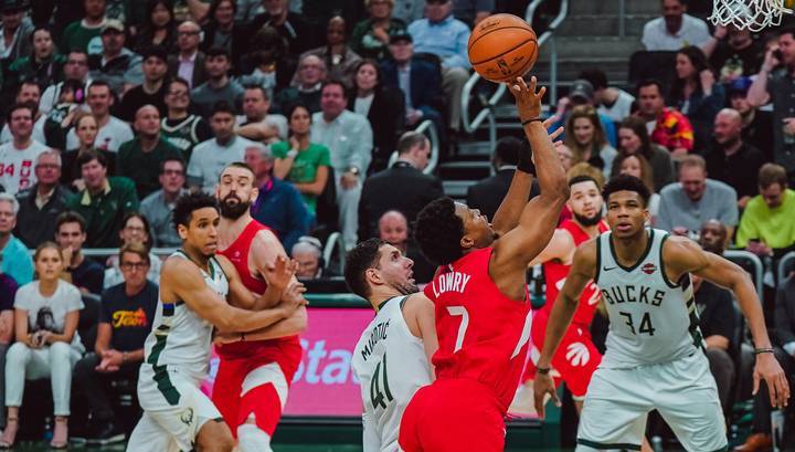 Баскетболисты "Торонто" вышли вперед в полуфинальной серии НБА с "Милуоки"