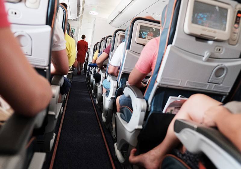 "Пилоты спят, самолет падает": видео дебоша пассажира перед смертью