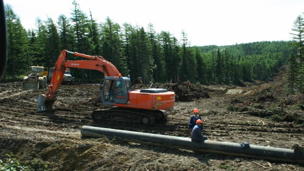 Восстановить газопровод после пожара в Пермском крае сразу не удастся - рабочим придется "пробивать дорогу"