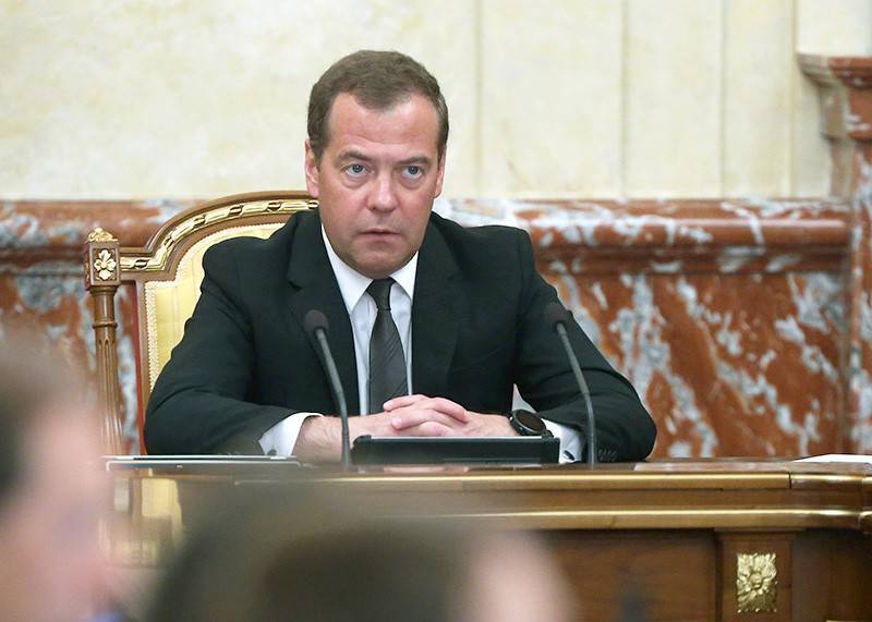 Медведев обсудил с премьером Белоруссии вопросы Союзного договора