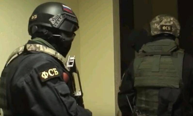 Сотрудники ФСБ пресекли работу четырех нелегальных оружейных мастерских