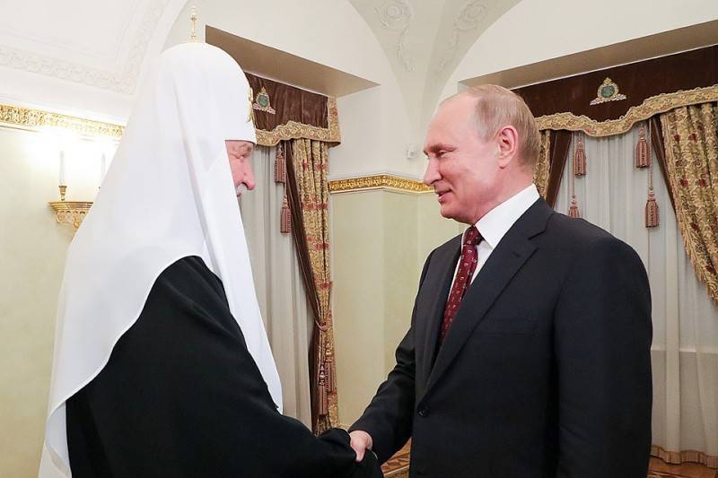 Путин попросил патриарха разгрузить свой график