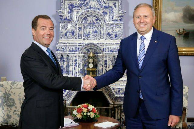 Медведев обсудил вопросы Союзного договора с белорусским премьером
