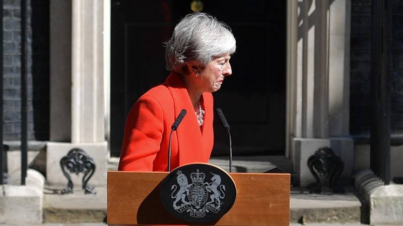Со слезами и без сделки: премьер-министр Великобритании Тереза Мэй объявила об отставке