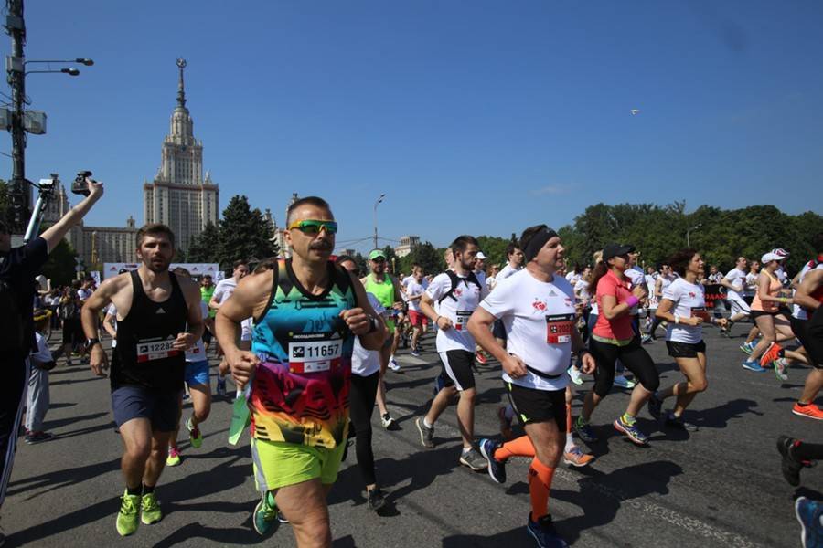 Движение в центре Москвы перекроют из-за марафона "Бегущие сердца"
