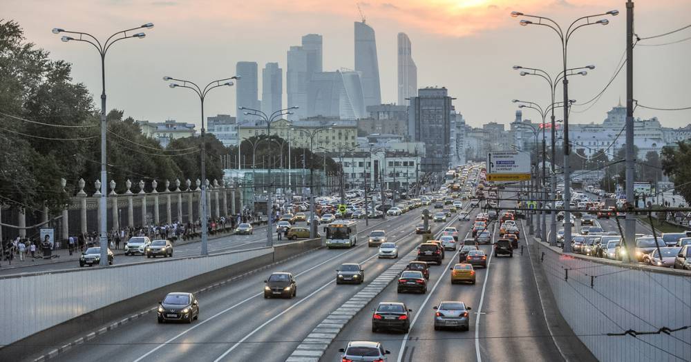 Названо лучшее время для выезда московских автомобилистов за город