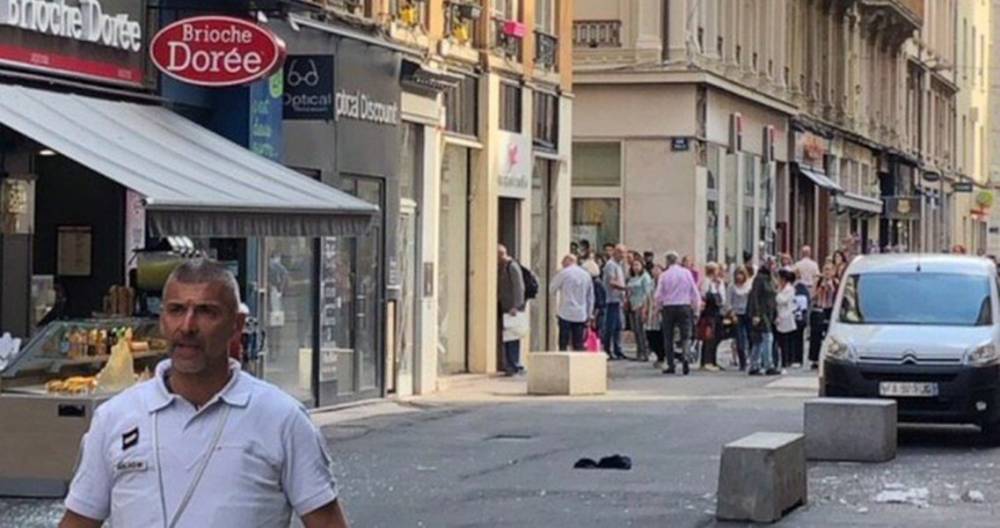 Взрыв произошел на пешеходной улице в Лионе