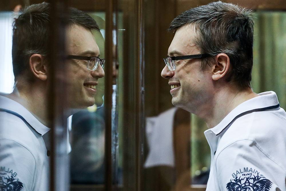 Суд в Нижнем Тагиле досрочно освободил бывшего замглавы московского СК Дениса Никандрова