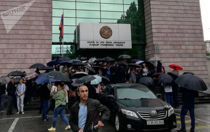 Юрист: отставка Гагика Арутюняна — лишь первый шаг, честным судьям нечего бояться