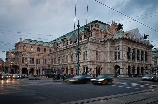 Венская опера была восстановлена из руин после Второй мировой войны