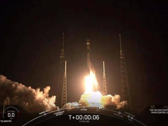 Ракета Илона Маска вывела на орбиту 60 спутников «глобального интернета»
